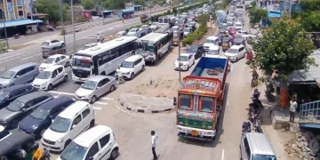 జాతీయ రహదారిపై రైతుల నిరసన